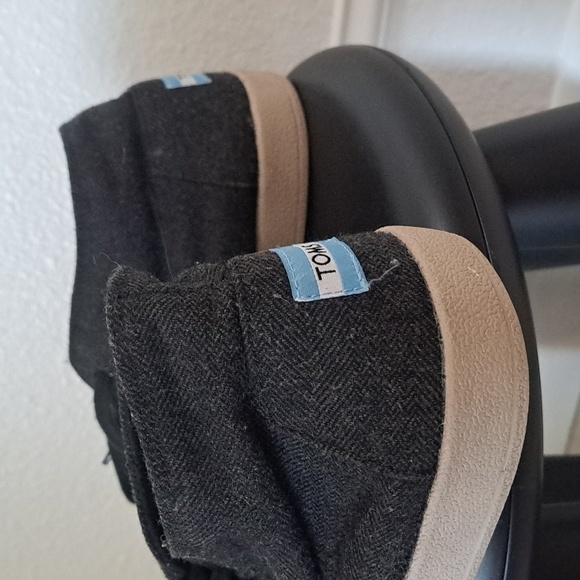 TOMS men's shoes size 12 - Picture 7 of 7